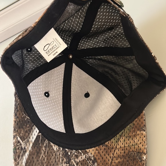 Camo hat - Picture 2 of 2